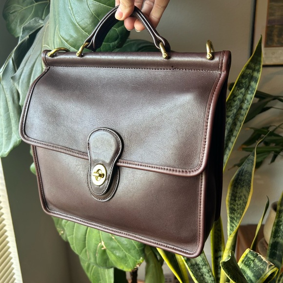 Beautiful Vintage Coach 1997 Mahogany Willis 9927 - Picture 3 of 16